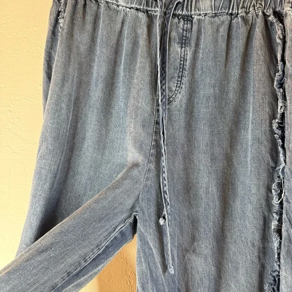 Easel Blue Washed Denim Ruffle Chambray Relaxed Fit Pants Size Medium - Picture 5 of 10